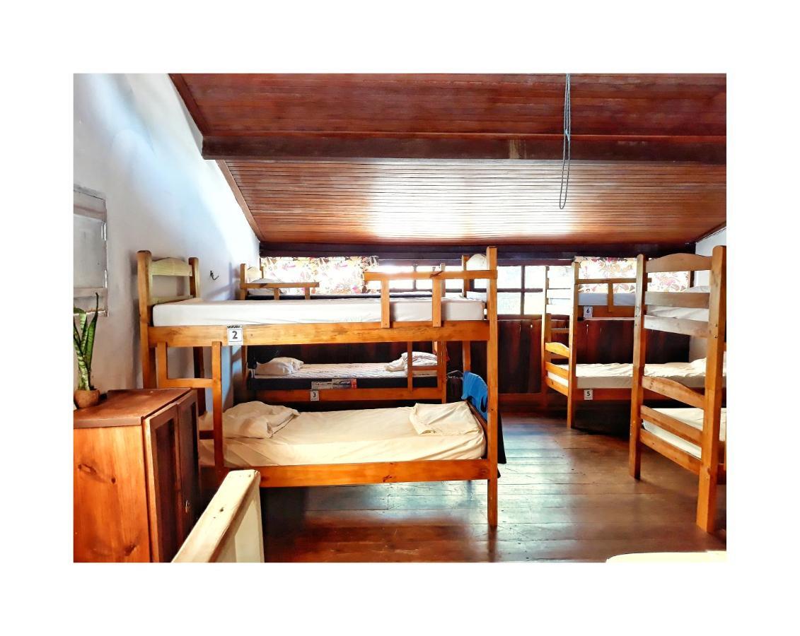 Cama em Dormitório Misto com 10 Camas